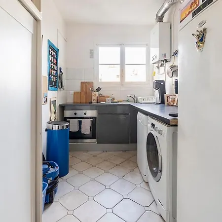 La Belle Vie A - With Balcony Apartment