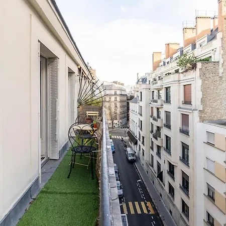 Apartment La Belle Vie A - With Balcony